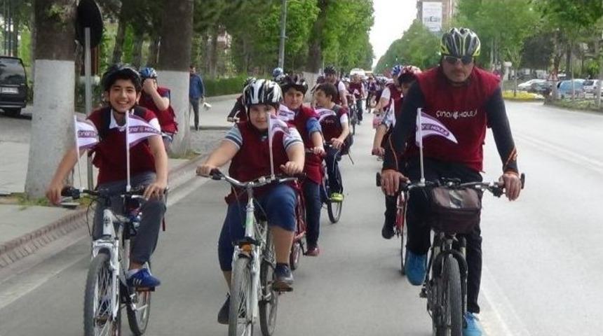 &Ccedil;ınar Koleji &Ouml;ğrencileri Sağlıklı Yaşam İ&ccedil;in Pedal &Ccedil;evirdi