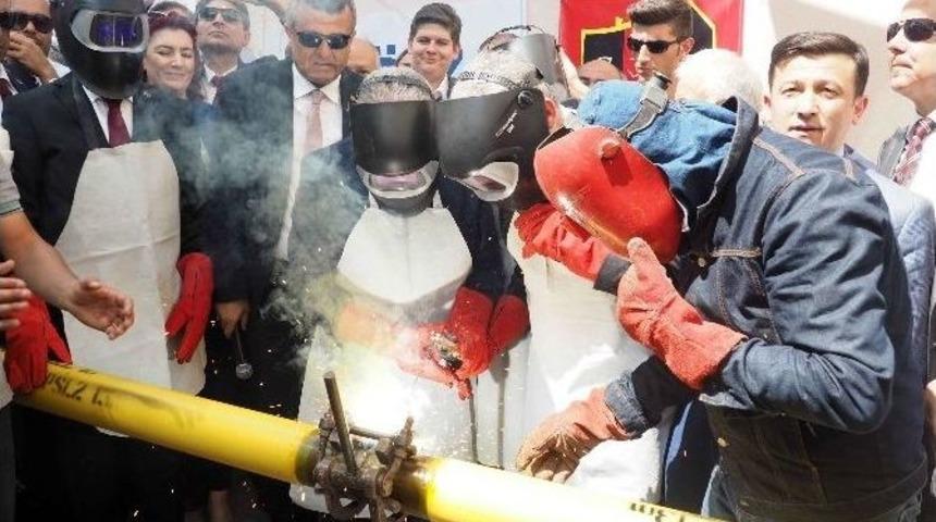 &Ouml;demiş&rsquo;e Doğalgazın İlk Kaynağı Bakan Yıldırım&rsquo;dan