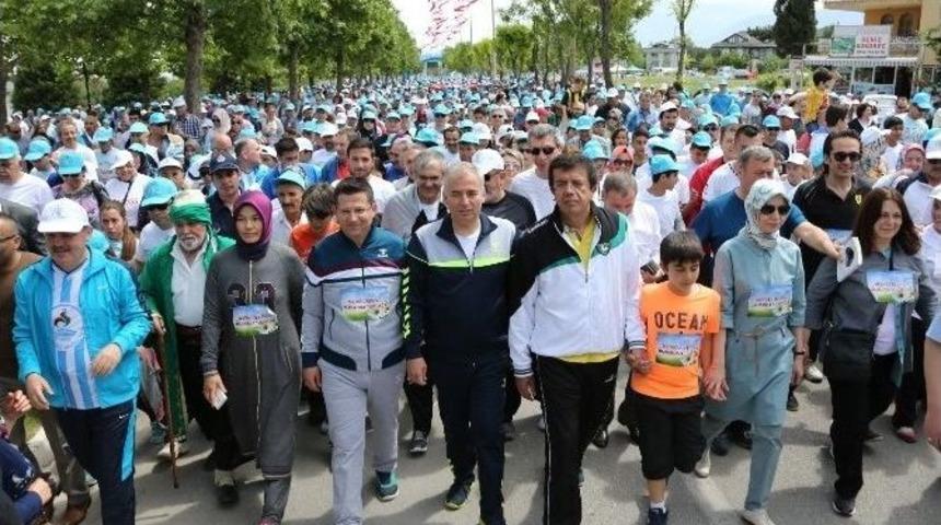 Merkezefendi&rsquo;de Binlerce Kişi Y&uuml;r&uuml;d&uuml;