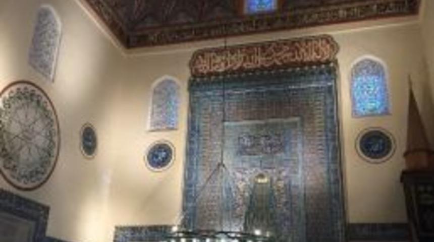 Yeşil Cami Aydınlandı