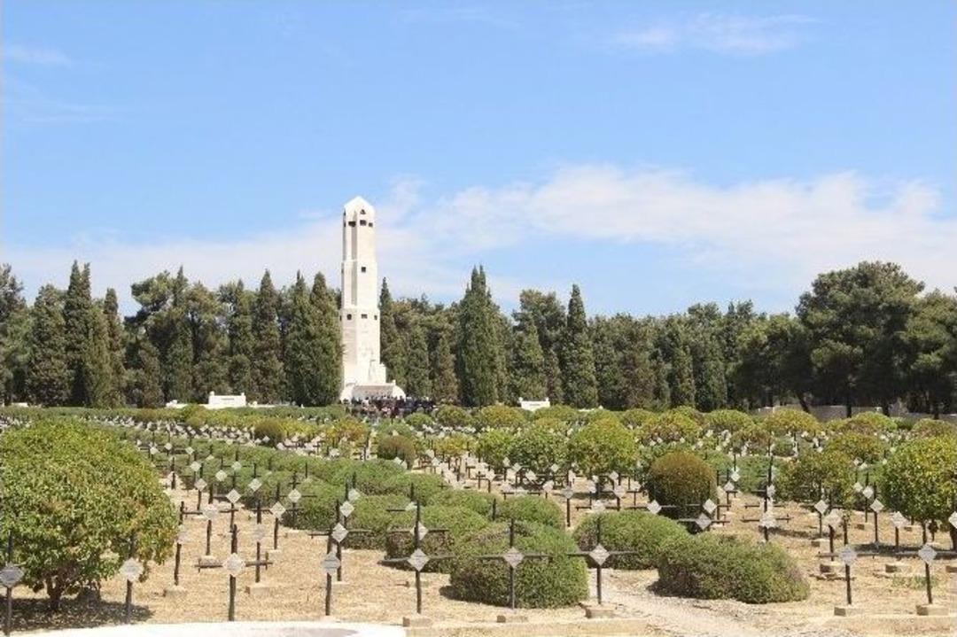 &Ccedil;anakkale&rsquo;deki Fransız Ve Helles Anıtlarında Anma T&ouml;reni