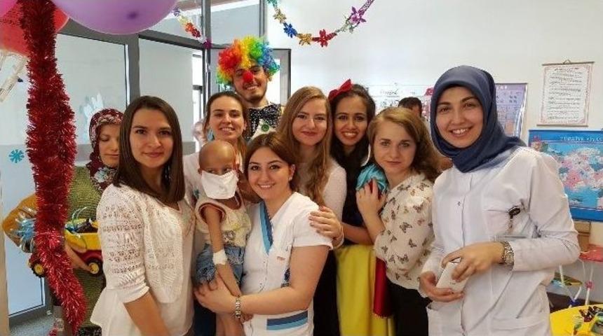 Çocuk Hastalar 23 Nisan’ın Tadını Çıkardı