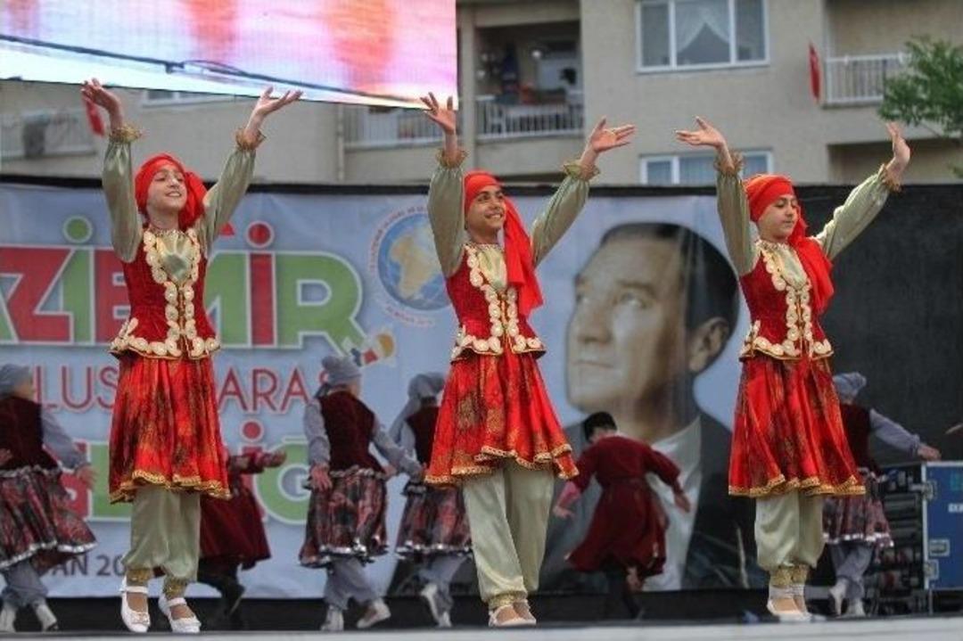 Barış İ&ccedil;in Dans Ettiler