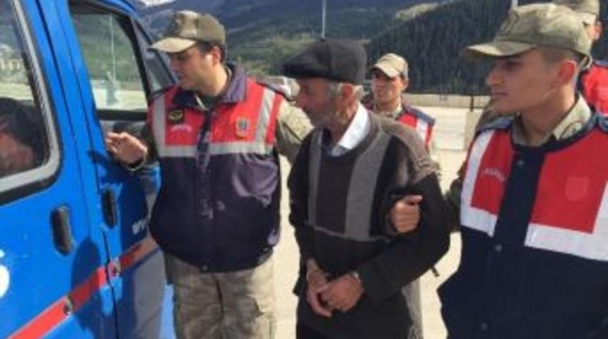 Cinayet Zanlısı &Ccedil;alılıklar Arasında Yakalandı