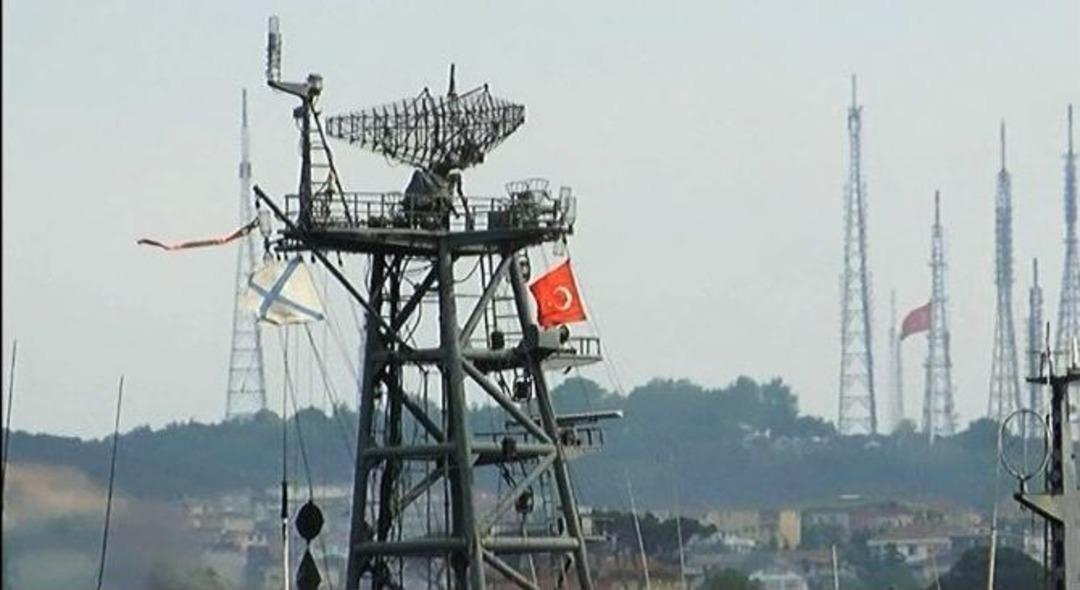 Rus Savaş Gemisi &rsquo;t&uuml;rk Bayrağı&rsquo; Dalgalandırarak Ge&ccedil;ti