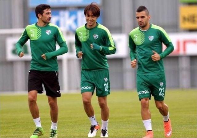 Bursaspor’da Serdar Aziz Yine Sakatlandı