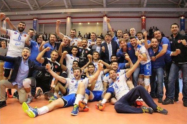 Erkekler Voleybol 1. Lig’de Şampiyon Halkbank