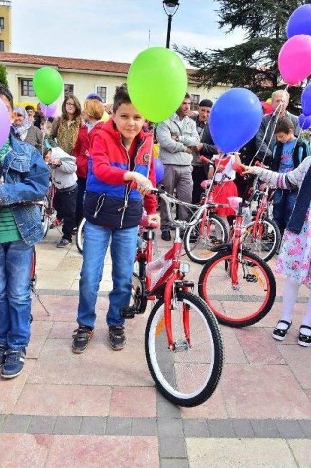 Kastamonu’da Öğrencilere 500 Adet Bisiklet Dağıtıldı