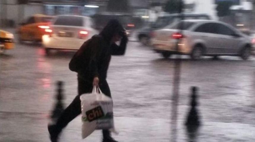 &Ccedil;anakkale&rsquo;de Sağanak Yağış