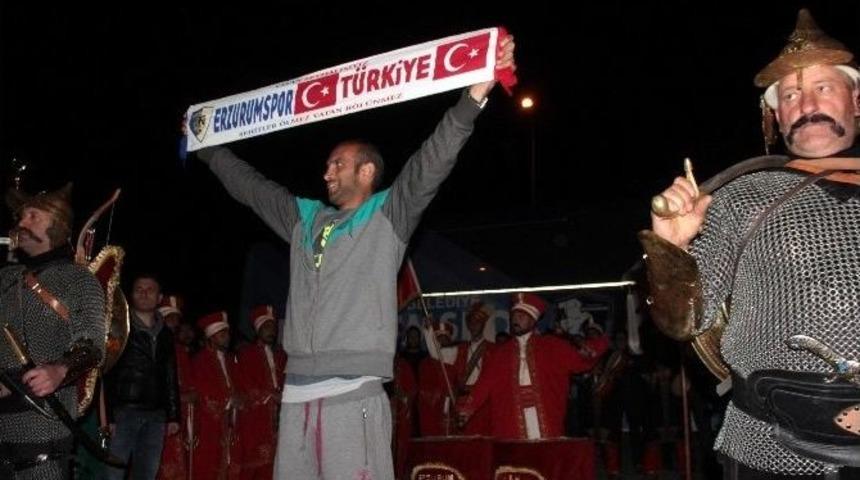 Şampiyon Bb Erzurum Spor’a Mehterli Karşılama