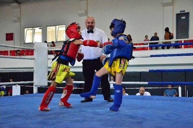 Kulüplerarası Muay Thai Dostluk Turnuvası Yapıldı