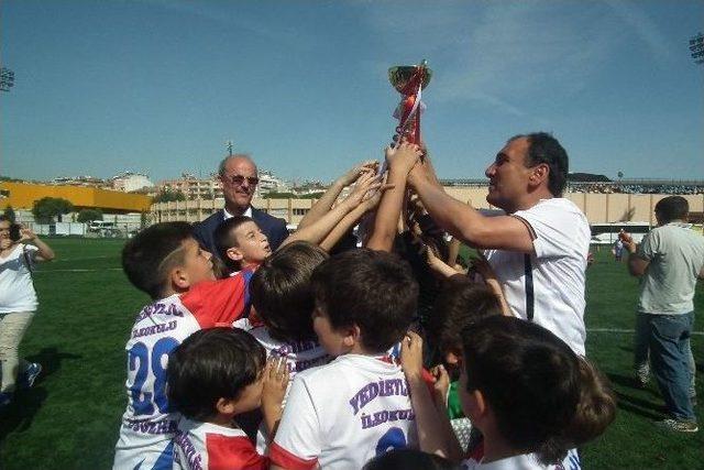 Efeler’de İlkokullar Arası Futbol Turnuvası Sona Erdi