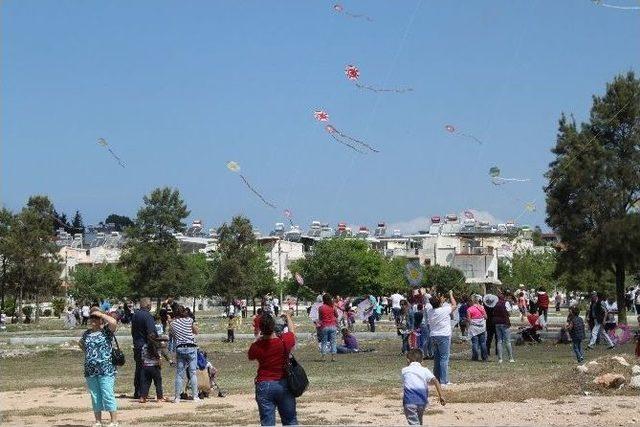 Didimli Çocuklar Uçurtma Şenliğinde Doyasıya Eğlendi