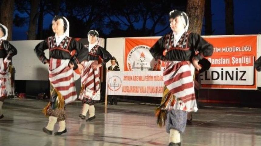 Ayvalık&rsquo;ta 3. Uluslararası Halk Oyunları Şenliğine Muhteşem Final