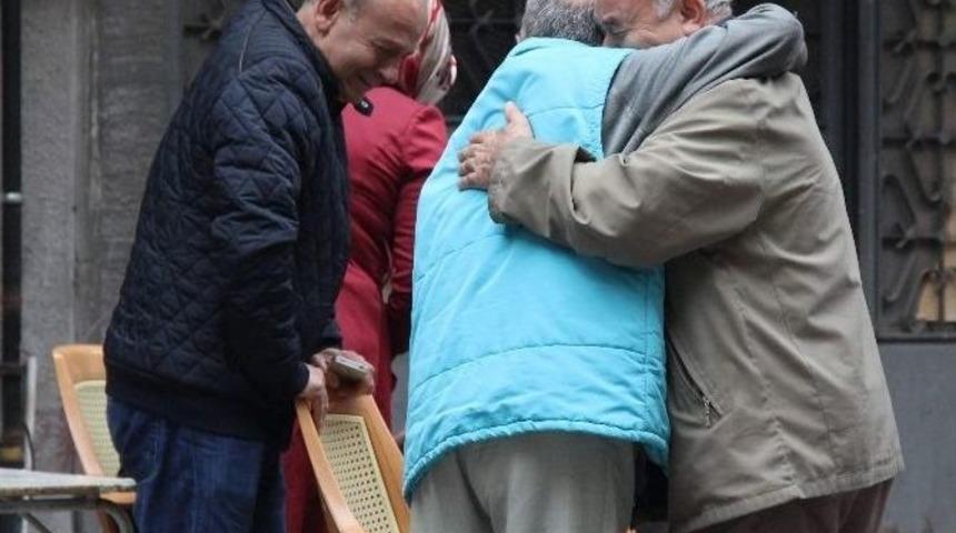 Bunalıma Giren Konfeksiyoncu Kendini Astı