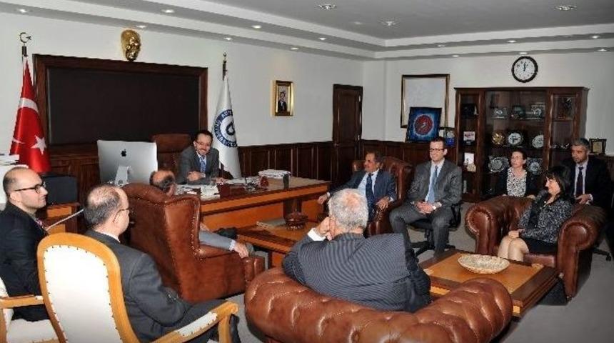 Avustralya Heyeti Ad&uuml; Rekt&ouml;r&uuml; Bircan&rsquo;ı Ziyaret Etti