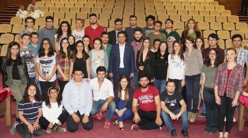 Başkan Gen&ccedil;, D&ouml;şemealtı&rsquo;nın Gen&ccedil; Vekillerini Dinledi