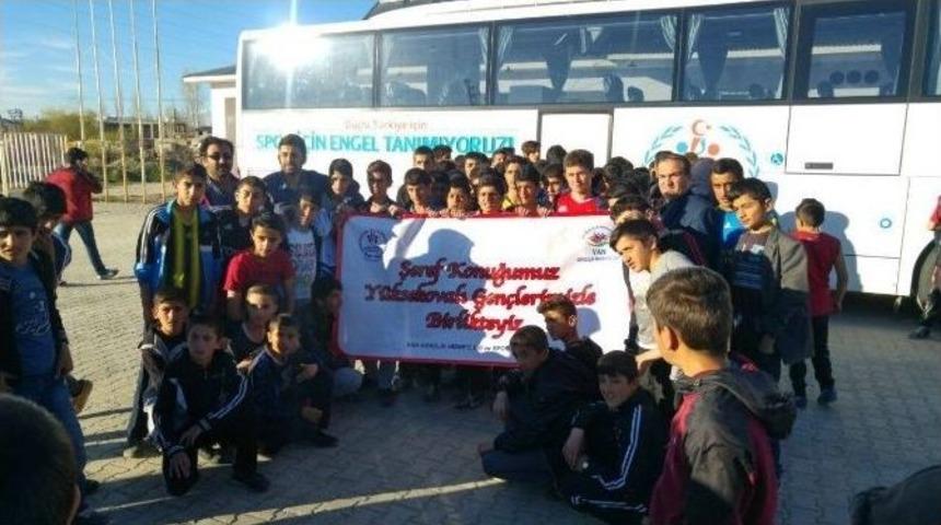 Y&uuml;ksekovalı Gen&ccedil;lere Futbol Turnuvaları D&uuml;zenlendi