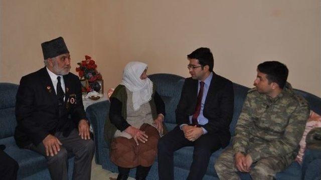 Kora Gazisinin Övünç Madalyası Eşine Verildi