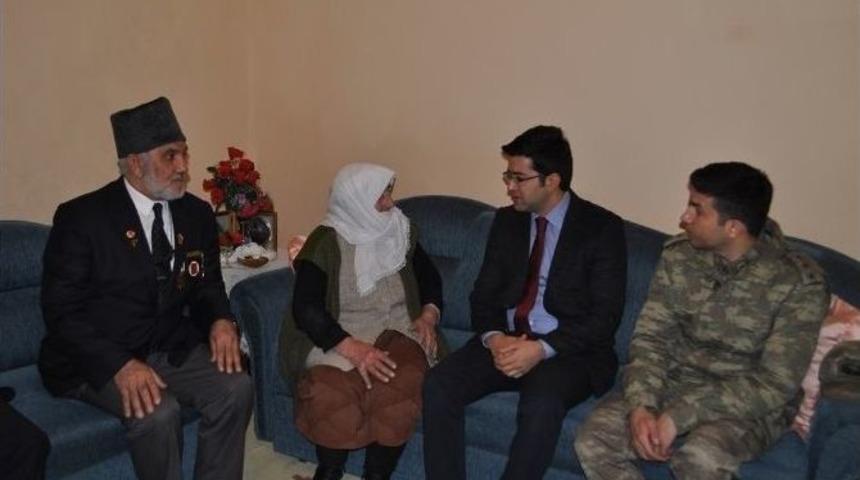 Kora Gazisinin Övünç Madalyası Eşine Verildi