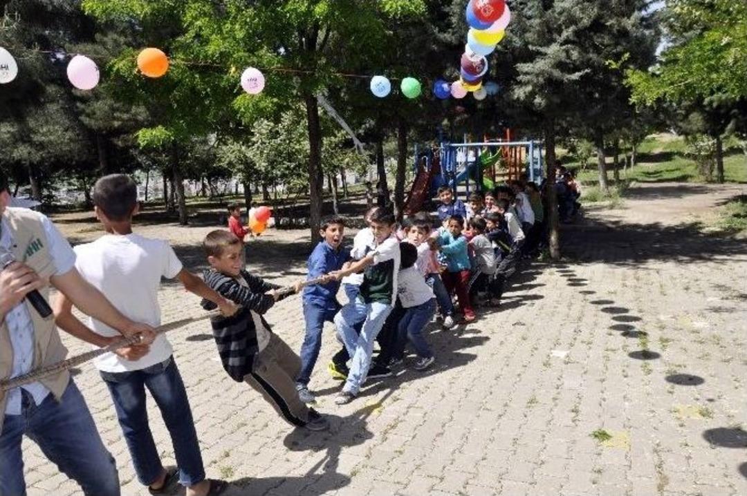 Siverekli Yetimler Tarihi Kalede Buluştu