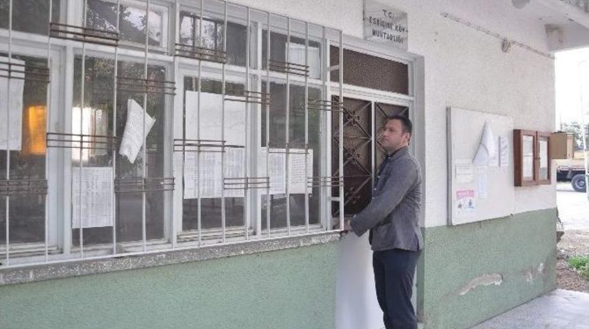 &Ccedil;ineli Muhtar 2 Yıldır Koltuğuna Oturamadı