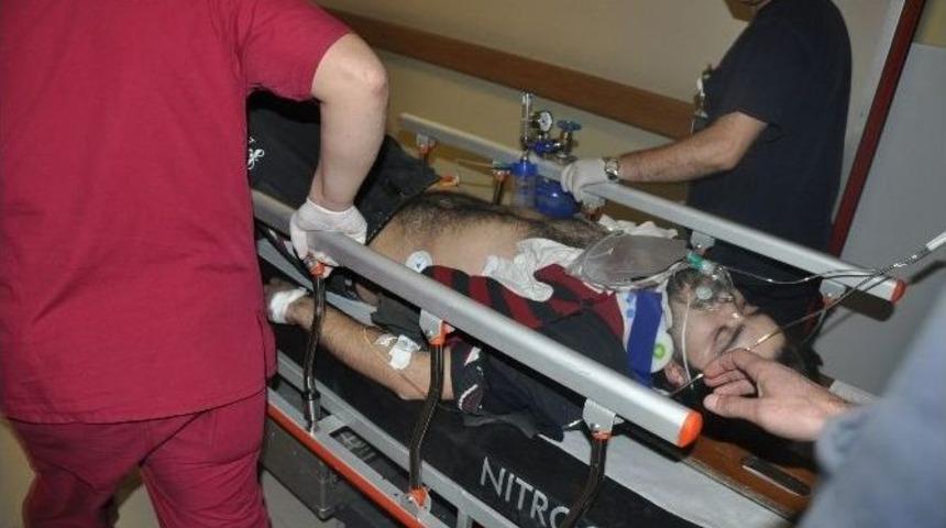 &Ccedil;atıdan D&uuml;şen Gen&ccedil; Ağır Yaralandı