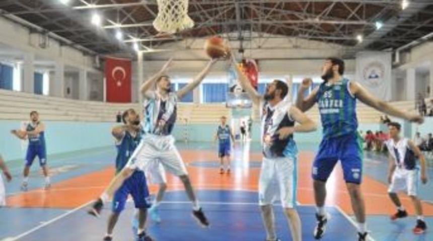 Nil&uuml;fer Belediyespor Kayseri&rsquo;den Avantajla D&ouml;nd&uuml;