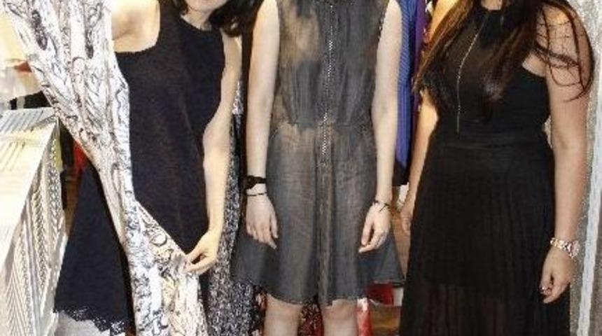 &Uuml;nl&uuml; Anneler &Ccedil;ocukları İle Podyuma Hazırlanıyor