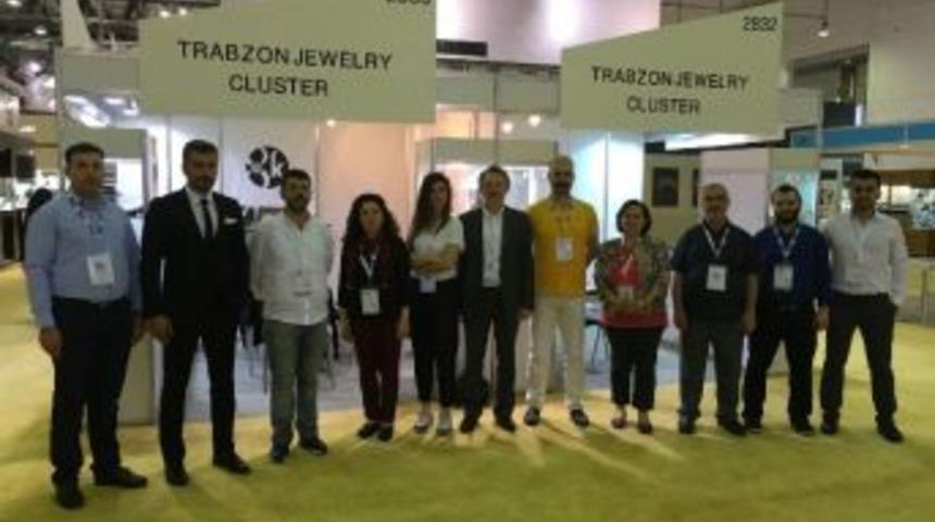Trabzonlu Kuyumcuların &Uuml;r&uuml;nleri Birleşik Arap Emirlikleri&rsquo;nde G&ouml;r&uuml;c&uuml;ye &Ccedil;ıktı