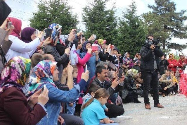 23 Nisan Törenleri Okullarda Kutlanmaya Devam Etti