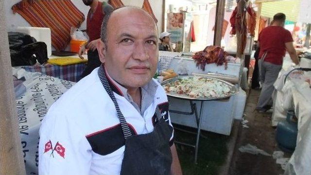 Burhaniye’de Erzurum Cağ Kebabına Yoğun İlgi