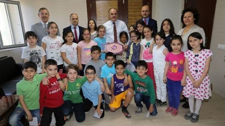 Başkan G&uuml;rlesin &Ouml;ğrencilere Yerel Y&ouml;netim Dersi Verdi