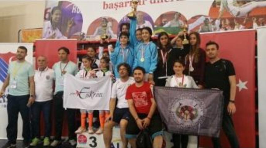 Kağıtsporlu Eskirimciler Alanya&rsquo;da Şampiyon Oldu