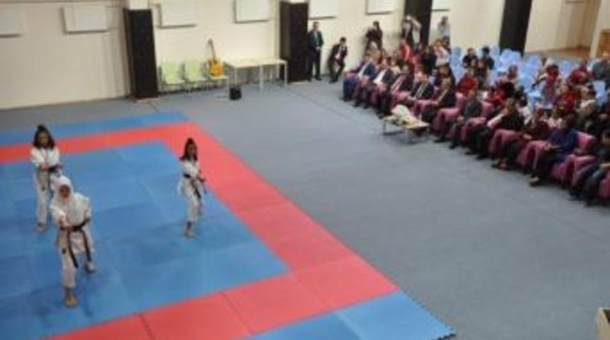 &Ccedil;itfbaşlı Kartalın Kanatlarında Bir Yetim Bir &Ouml;ks&uuml;z Projesinin Kapanış Programı Yapıldı