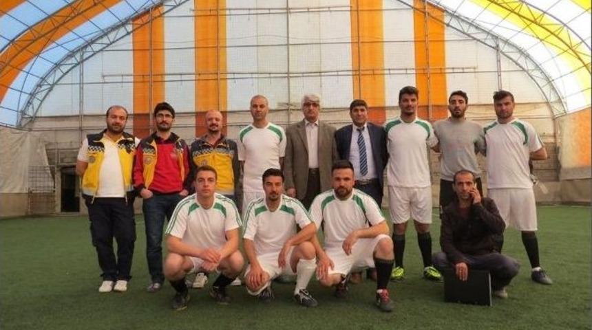 &Ouml;ğretmenler Turnuvasında Kaymaklık Yarı Finalde