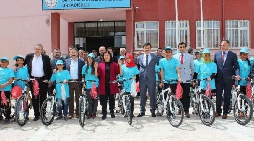 Sungurlu&rsquo;da Sağlıklı Yaşam İ&ccedil;in Bisiklet Dağıtıldı
