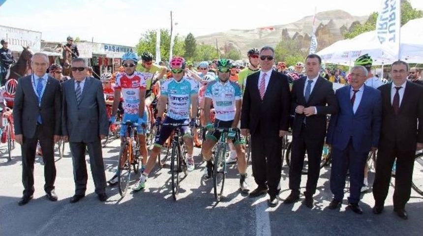 52. Cumhurbaşkanlığı Bisiklet Turu 2. Etabı Kapadokya&rsquo;da Başladı