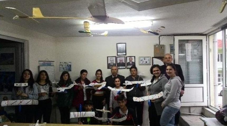 Balyalı Gen&ccedil;ler Havacılığa Merak Sardı