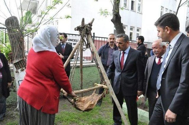 Tunceli’de ‘çemberimde Gül Oya’ Sergisi