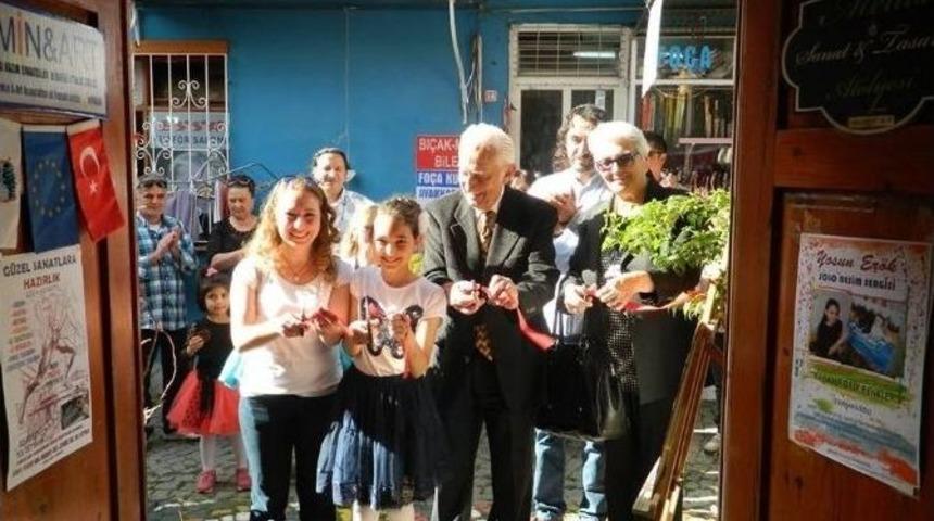 9 Yaşındaki Ressam G&ouml;n&uuml;lleri Fethetti