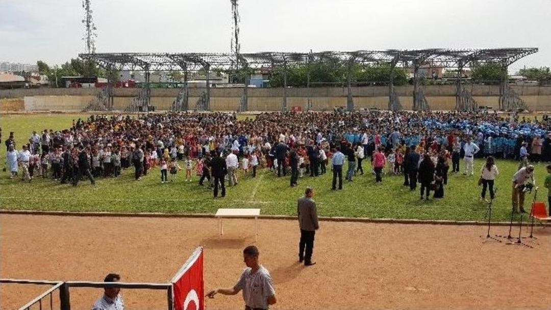 "en &Ccedil;ok &Ccedil;ocukla Video Davetiye" Rekoru Kadirli&rsquo;de Kırıldı