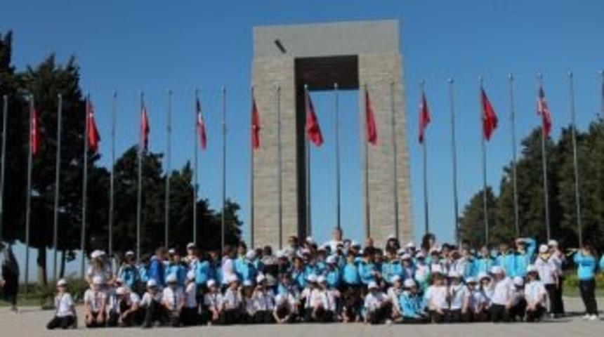 Spor Okulu &Ouml;ğrencileri &Ccedil;anakkale Şehitliği&rsquo;ni Ziyaret Etti