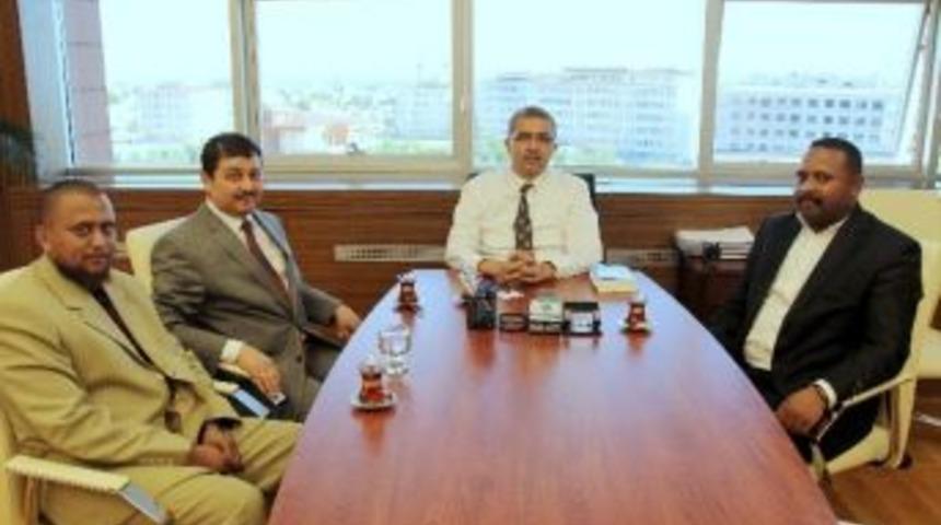 Sudanlı Akademisyenler &Uuml;niversitede