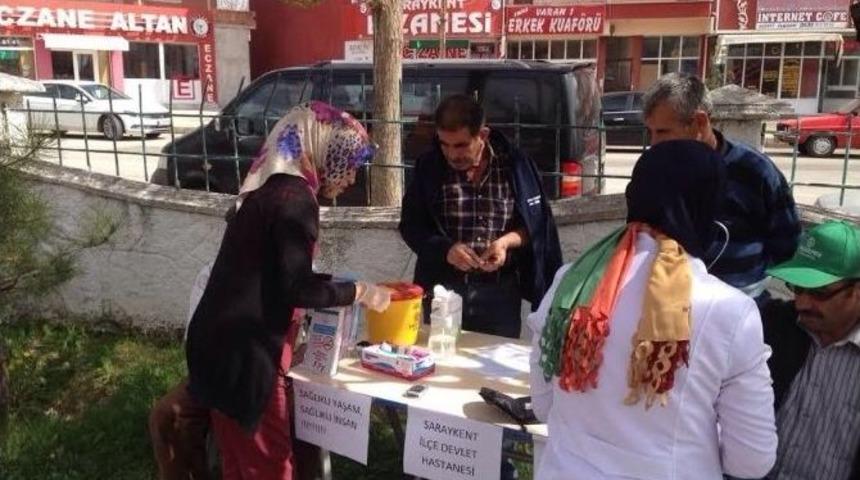 Saraykent Devlet Hastanesinde G&ouml;revli Sağlık Personeli Hastalıklar Konusunda Vatandaşı Bilgilendirdi