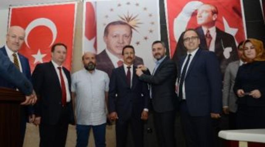 Altıeyl&uuml;l&rsquo;de Mhp&rsquo;li İki Meclis &Uuml;yesi Ak Parti&rsquo;ye Ge&ccedil;ti