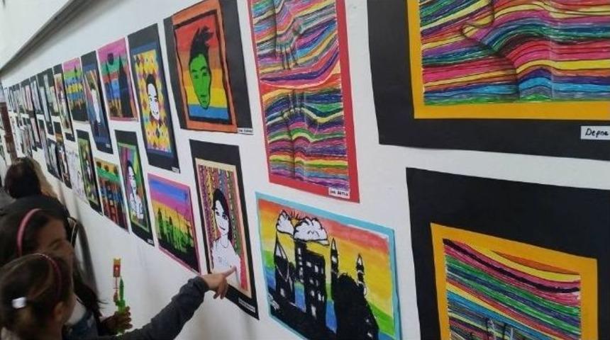 Minik Ressamların Sergi Heyecanı