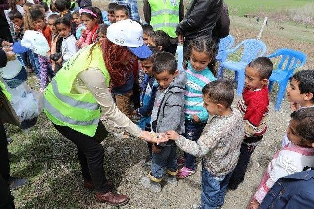 Büyükşehir Belediyesi, 2016 Yılında 49 Bin 500 Meyve Fidanı Dikecek