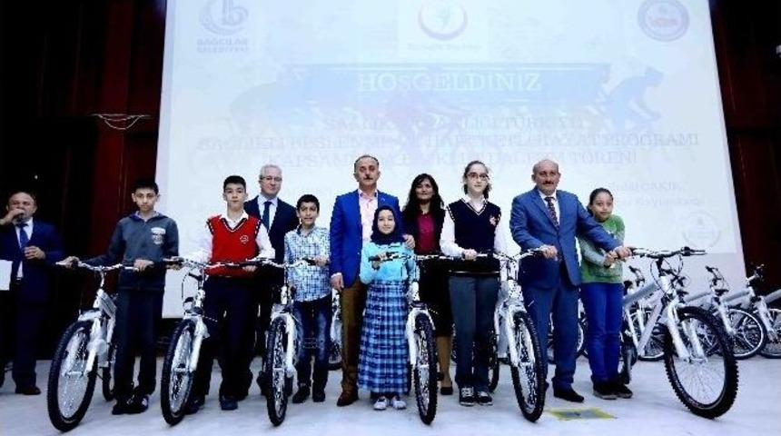 Bağcılarlı &Ouml;ğrencilerin Bisiklet Sevinci