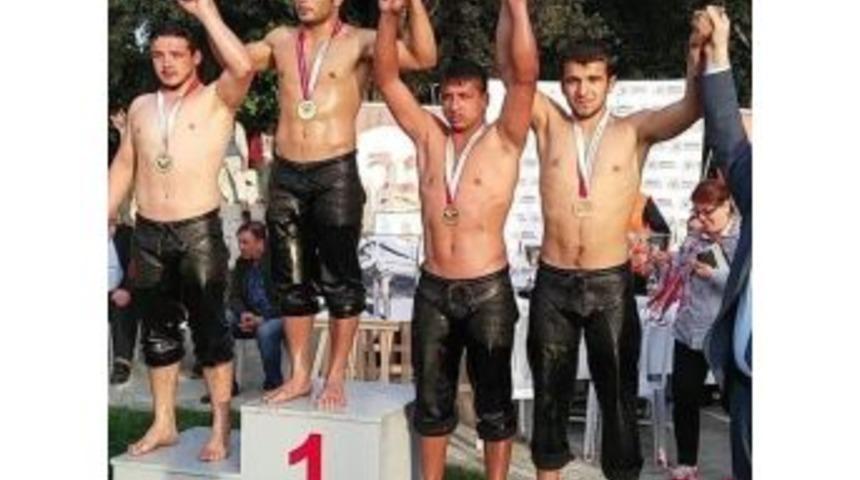 Kağıtsporlu Oyuncu Başpehlivan Oldu